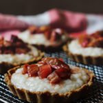 Rhubarb Rice Pudding Tartelettes | seitanismymotor.com