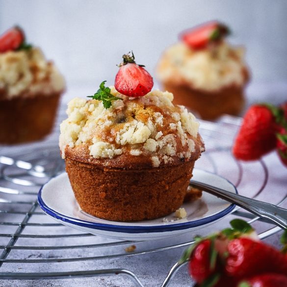 Rhubarb Muffins with Streusel Topping